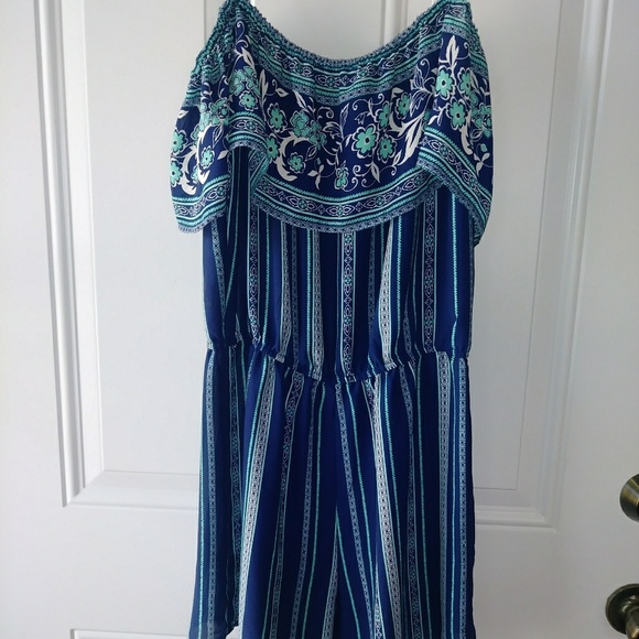 City Triangles off the shoulders romper . size M - Picture 2 of 5